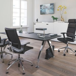 3D armrests of Sedus Open Up adjusted for a taller user