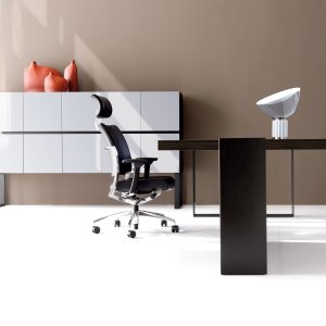 New Loop rear unit storing files behind the executive seat