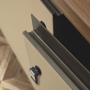 Drawer fronts in titanium oak type veneer
