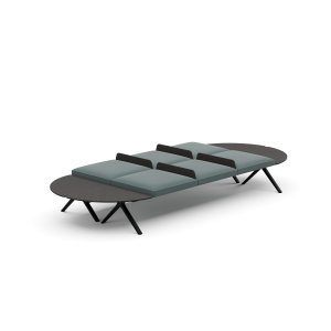 Middle armrest between two Kiik backrest cushions