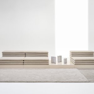 End element of Acamante for the right side with upholstered base