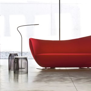 Mon Coeur sofa covered in red, matching the photo on the product sheet