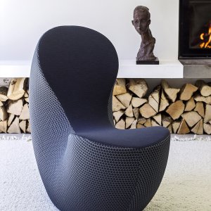 Front edge of the Nautile seat curving upward, LaCividina armchair