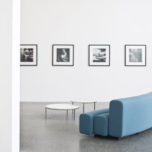 Visitor chairs replaced by a continuous Osaka seating band in a reception