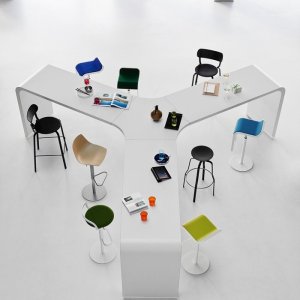 Brunch by Lapalma, high table for a collaborative office area