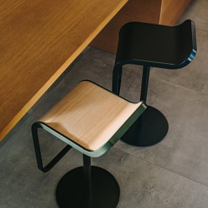 Linen cloth finish on the LEM steel base