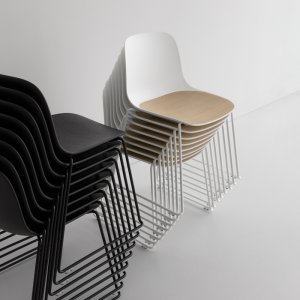 Frame in powder-coated steel of the Seela chair
