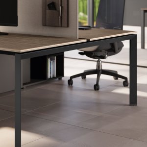 5th Element operative desking-bench by Las Mobili on trapezoidal drawn-steel legs
