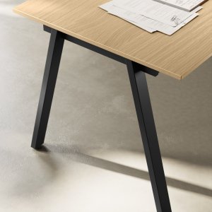 5th Element pedestal on braked wheels with pivoting handle