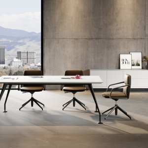Black rear-lacquered glass top with polished edge on the Énosi designer table