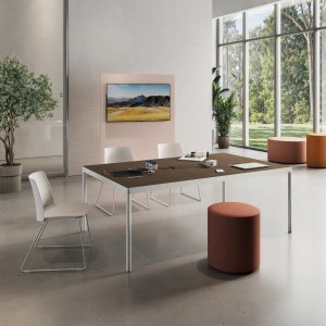 Single Fil Rouge operative desk with sage top and round matt black legs