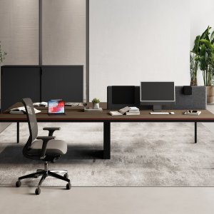 Exclusive-design zamak handle on a Fil Rouge storage front
