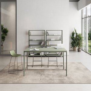 Fil Rouge operative workstation by Las Mobili with red profile bench and aluminium frame