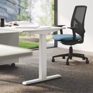 Growing office floor furnished with UP sit-stand workstations