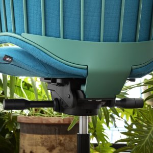 Italia Steel chair with exposed frame in an office