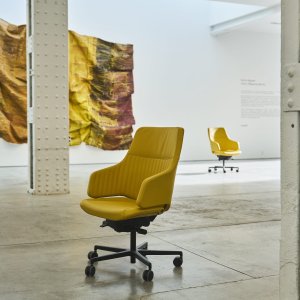Minimal Flat version of the Italia chair