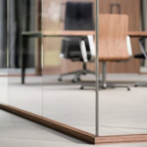 Ventilation grille fitted on a solid partition door in the Quadrifoglio system