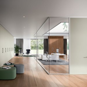 Open plan floor divided into cabins by M3 glass partitions — Quadrifoglio system