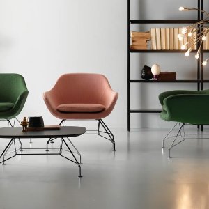 Visitor chair Manta by Quinti in a corporate reception in India