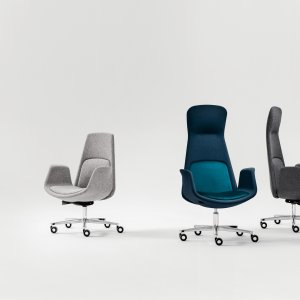 Nordic boss chair by Milani with high backrest