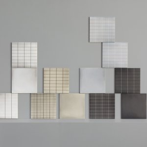 Aurore Light Green Grid S single tile sample 20x20