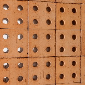 Full-height Bloc wall on timber profiles