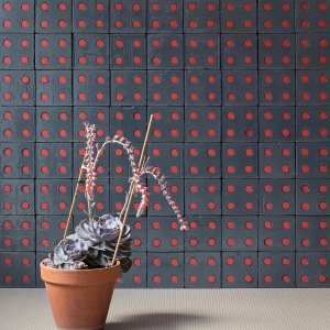 Bloc Blue Glossy wall with red Tube inserts