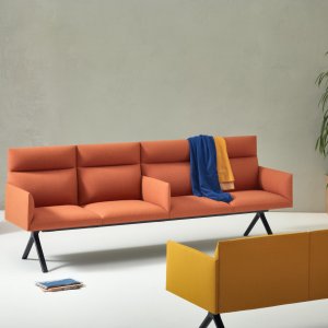 Kiik by Arper serving a home office corner