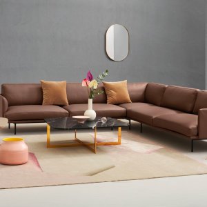 Two New York Small sofas placed face to face in a reception