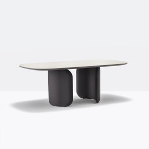 Closed-bracket arrangement of the Elinor table bases