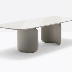 Six millimetre laminate top of the Elinor table with flat edge