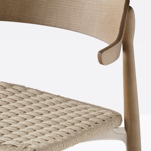 Hand-woven cellulose rope seat of the Nemea