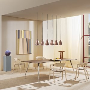 Rizz Workstation for four with acoustic panels and the K_LUCE light bridge
