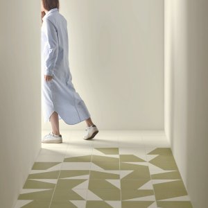 Edge of a 14 mm thick Puzzle tile