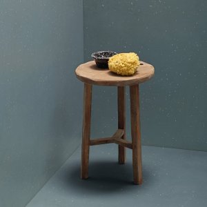Bentwood chairs on Primavera Bianco flooring