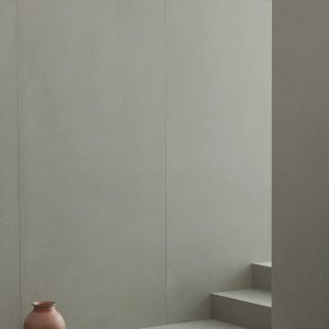 Staircase in Primavera Grigio unglazed porcelain