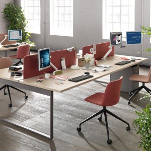 Pigreco social table with Nucleo stools and footrest
