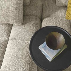 Visible bracket fixing the Qubik armrest