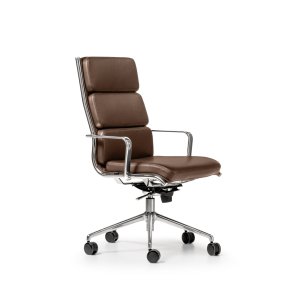 The Season Comfort boss chair by Quinti in black leather with a high back on castors