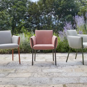 Luxury designer chair Brezza with tubular steel frame