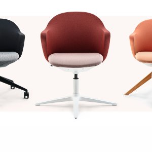 se:flair swivel chair by Sedus with light grey membrane back on a four-star aluminium base
