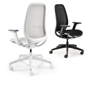 Ergonomic office chair se:air by Sedus on an open-plan floor