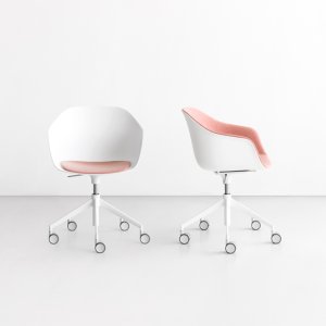 Seela conference chairs by Lapalma in a training room