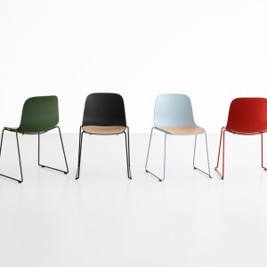 Wooden seat insert on the Seela conference chair