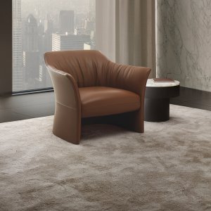 Visitor chairs Sella by i4Mariani in an Indian office reception