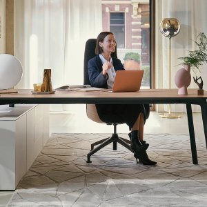 Modern office table se:vision by Sedus in a director's cabin