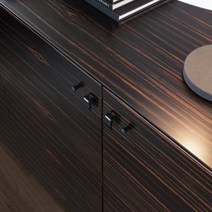 Three centimetre top in veined black walnut