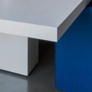 Conference table Asymmetrical Meeting, same family as the desk