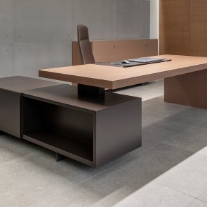 Aluminium joint between the sections of the Asymmetrical Meeting top