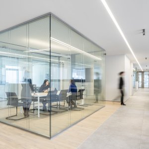 Fabric-clad W80 panels along a quiet working zone